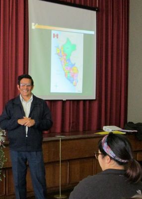 Reverendo Jorge Zamudio of la Iglesia Anglicana del Buen Pastor.