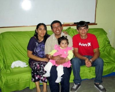 Armando and his host family in Chiclayo.