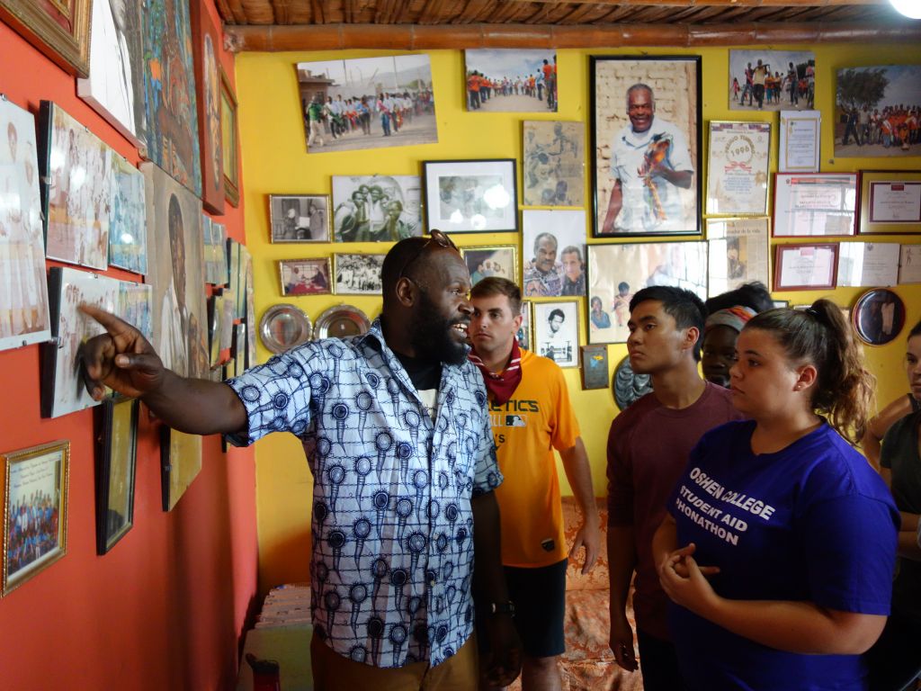 Camilo tells his family history