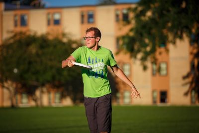 Wade frisbee